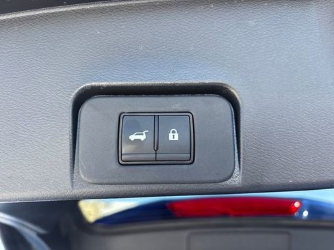 Used 2023 Nissan Rogue SL image 41