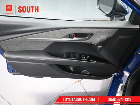 Used 2025 Toyota Camry XLE image 24
