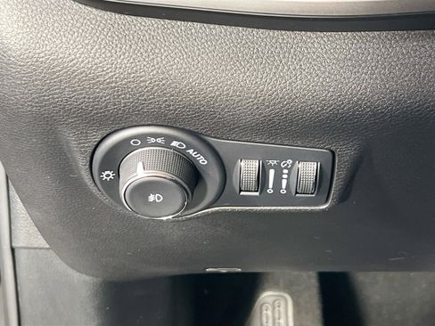 Used 2022 Jeep Compass Latitude w/ Sun and Sound Group image 10