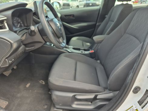 Used 2025 Toyota Corolla LE FWD image 17