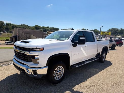 Used 2025 Chevrolet Silverado 2500 LT w/ Convenience Package AWD/4WD image 7