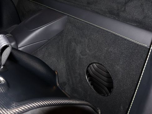 Used 2023 Aston Martin V12 Vantage RWD image 42