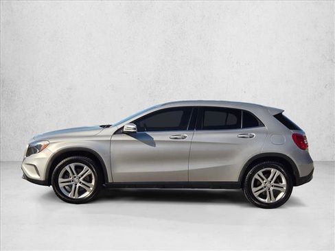 Used 2015 Mercedes-Benz GLA 250 4MATIC image 9