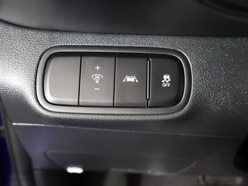 Used 2022 Hyundai Venue Limited FWD image 33