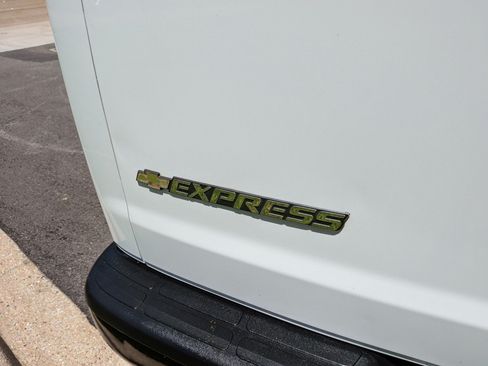 Used 2023 Chevrolet Express 3500 LS RWD image 13