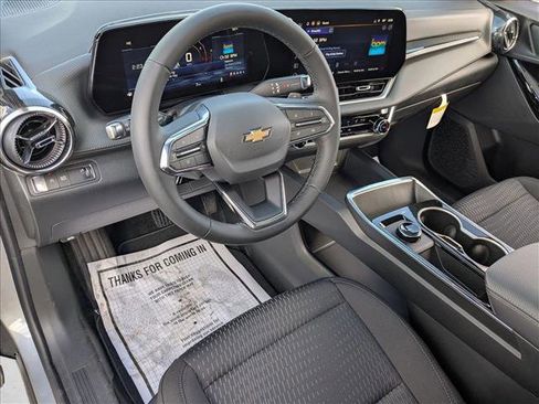 New 2026 Chevrolet Equinox LT image 3