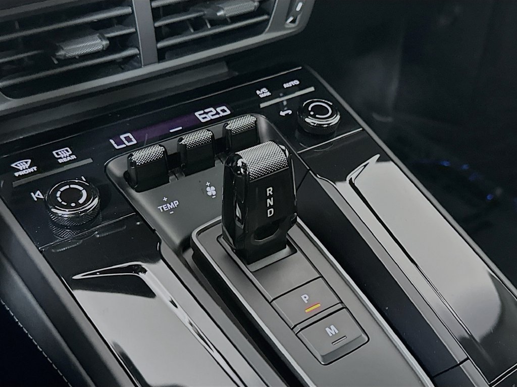 Certified 2025 Porsche 911 Carrera 4 GTS AWD/4WD image 18