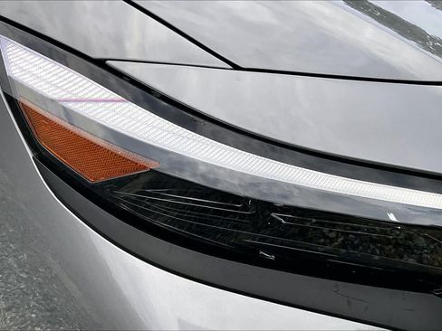 Used 2026 Hyundai Elantra SE FWD image 27