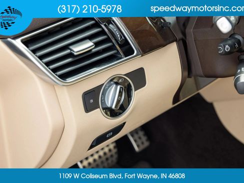 Used 2019 Mercedes-Benz GLE 400 4MATIC image 33