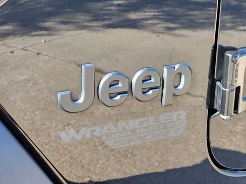 Certified 2021 Jeep Wrangler Unlimited Sport S image 11