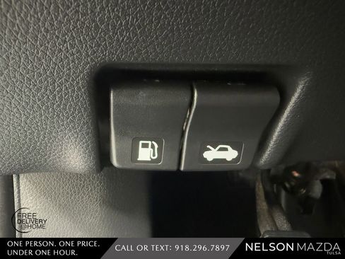 Used 2017 Nissan Rogue SV w/ Sun & Sound Touring Package image 25