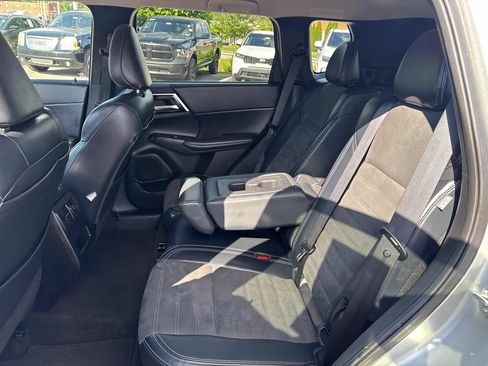 Used 2024 Mitsubishi Outlander SE AWD/4WD image 22