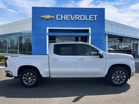 Used 2026 Chevrolet Silverado 1500 LT w/ Safety Package AWD/4WD image 5