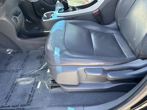 Used 2019 Chevrolet Bolt Premier w/ Infotainment Package FWD image 15