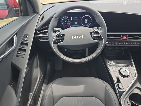 New 2026 Kia Niro Wind FWD image 13