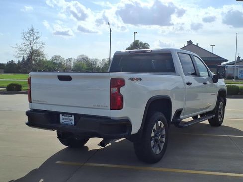 Used 2024 Chevrolet Silverado 2500 Custom w/ Custom Value Package AWD/4WD image 4