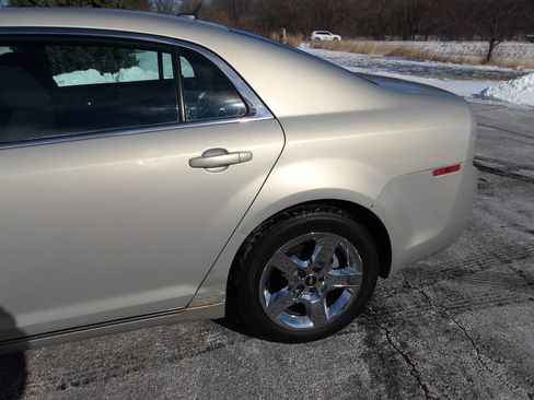 Used 2010 Chevrolet Malibu LT image 34