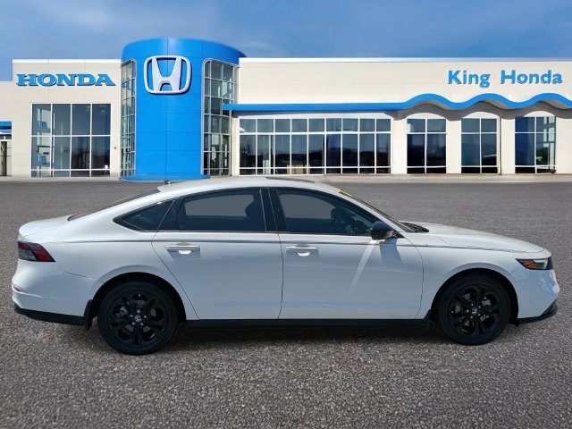 Used 2025 Honda Accord SE image 6