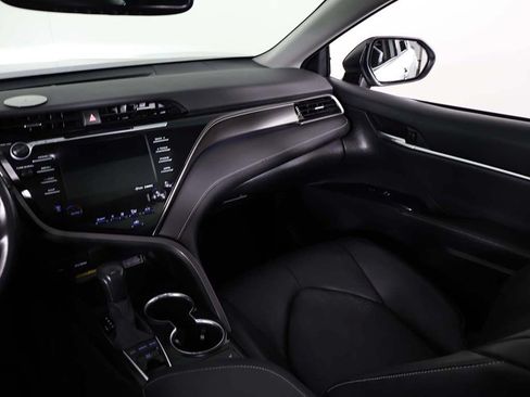 Used 2020 Toyota Camry XSE FWD image 36