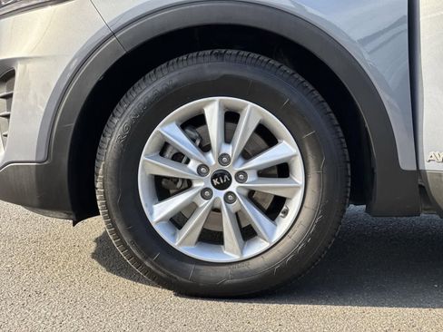 Used 2020 Kia Sorento AWD V6 image 12