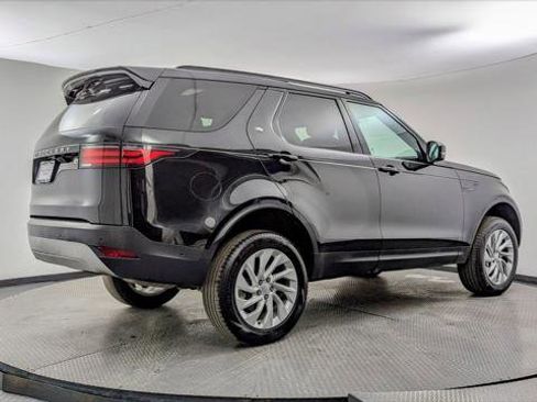 Used 2023 Land Rover Discovery S image 8