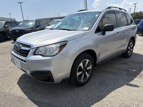 Used 2017 Subaru Forester 2.5i w/ Alloy Wheel Package AWD/4WD image 7