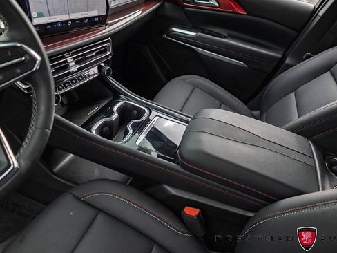 Used 2026 Chevrolet Traverse Z71 w/ Driver Confidence Package image 37