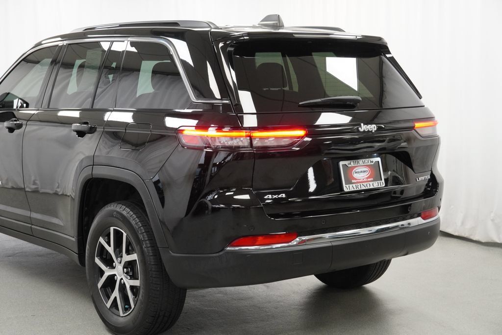 Used 2024 Jeep Grand Cherokee Limited AWD/4WD image 25