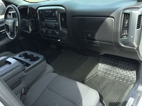 Used 2018 Chevrolet Silverado 1500 LT w/ All Star Edition image 32