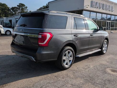 Used 2018 Ford Expedition XLT w/ Equipment Group 202A RWD image 4
