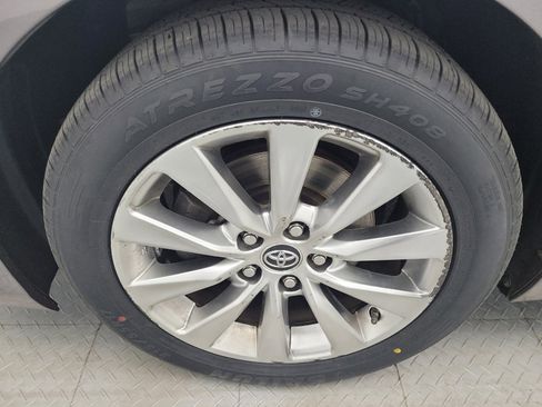 Used 2016 Toyota Camry XLE FWD image 31