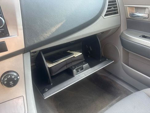 Used 2008 Chrysler Sebring Touring FWD image 20