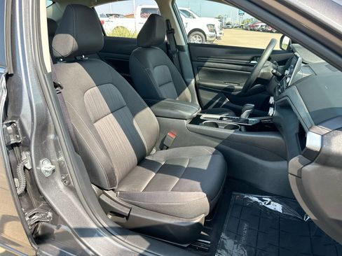 Used 2024 Nissan Altima 2.5 SV image 23