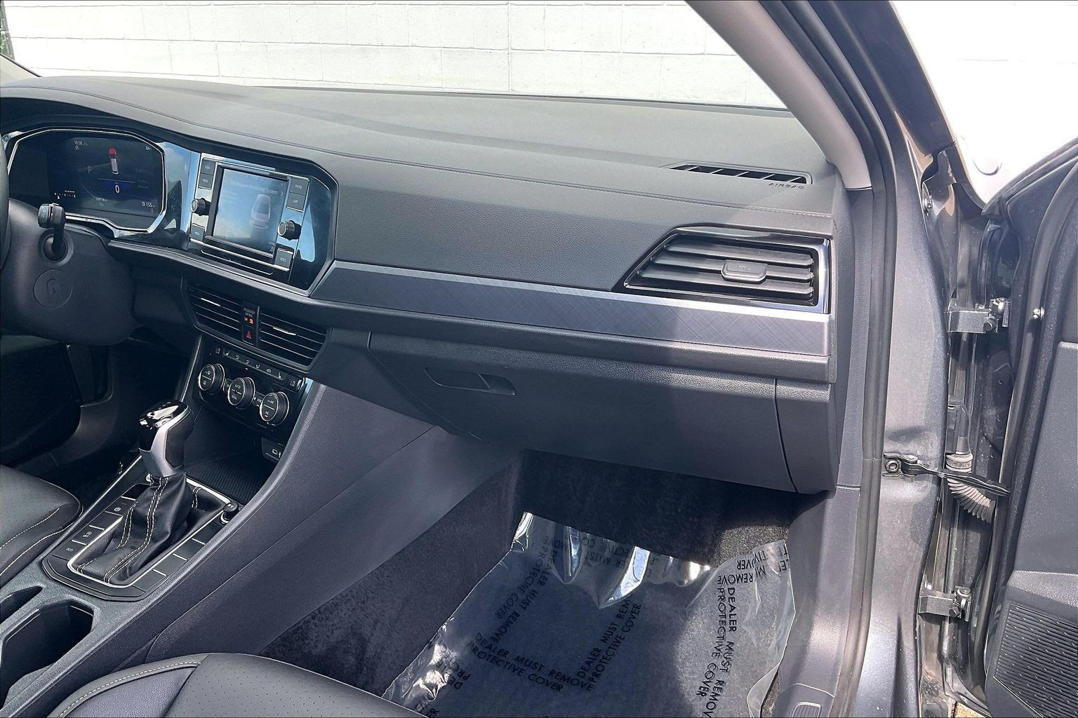 Used 2024 Volkswagen Jetta SE FWD image 21