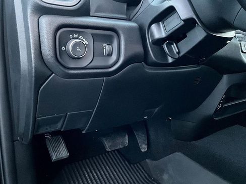 Used 2024 RAM 3500 Tradesman w/ Chrome Appearance Group image 17