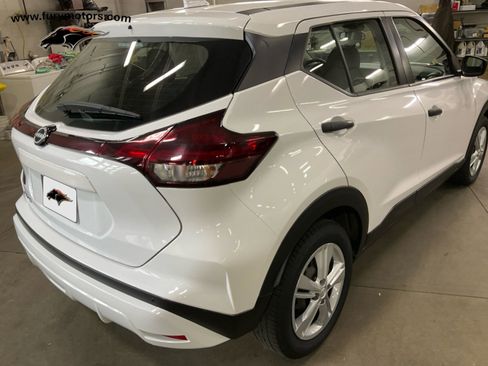Used 2022 Nissan Kicks S image 32