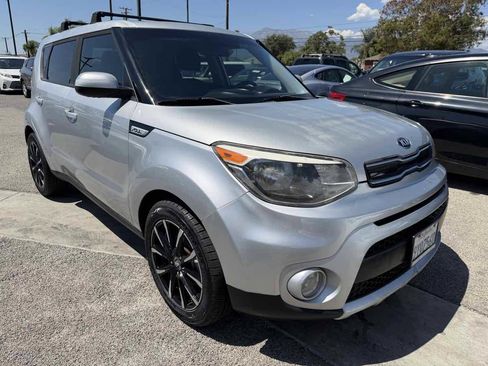 Used 2017 Kia Soul + w/ Audio Package FWD image 6
