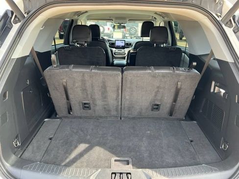 Used 2023 Ford Explorer XLT w/ Equipment Group 202A AWD/4WD image 16