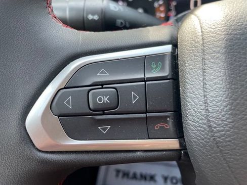 Used 2025 Jeep Compass Trailhawk AWD/4WD image 14