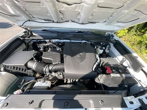 Used 2020 Toyota Tacoma SR image 26