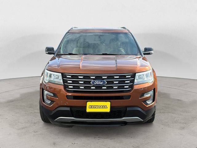 Used 2017 Ford Explorer XLT w/ Equipment Group 201A AWD/4WD image 2