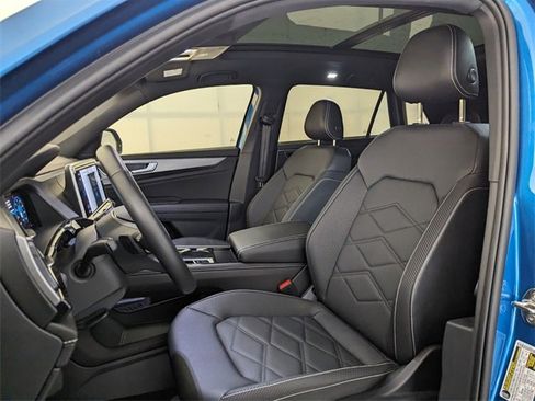 New 2025 Volkswagen Atlas Cross Sport SE w/ Panoramic Sunroof Package image 5
