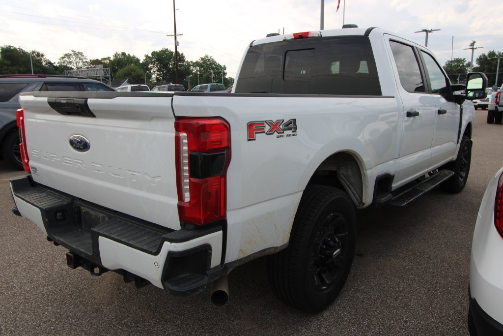 Used 2024 Ford F250 XL w/ STX Appearance Package AWD/4WD image 9