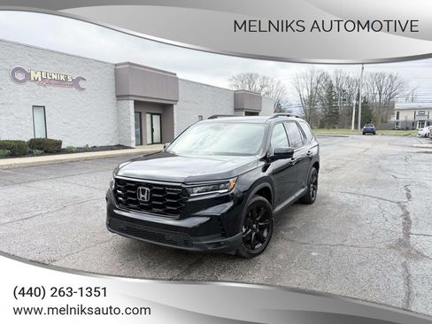 Used 2025 Honda Pilot Black Edition image 1