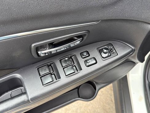 Used 2018 Mitsubishi Outlander Sport LE FWD image 13
