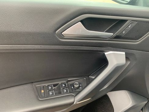Used 2020 Volkswagen Tiguan SE w/ Panoramic Sunroof Package FWD image 10
