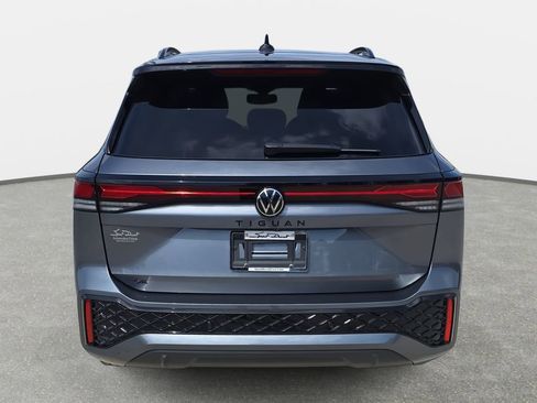 New 2026 Volkswagen Tiguan SE R-Line FWD image 6