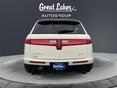 Used 2013 Lincoln MKT AWD image 4