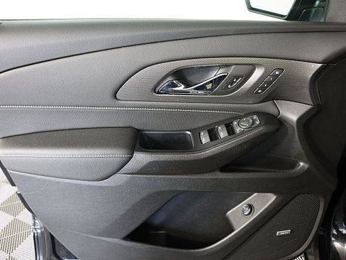 Used 2022 Chevrolet Traverse Premier image 27