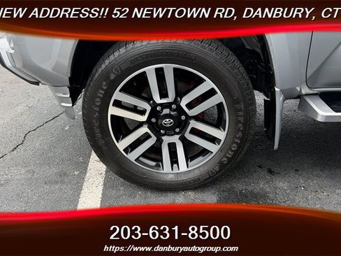 Used 2017 Toyota Tacoma TRD Sport w/ Tow Package (A/T) AWD/4WD image 13